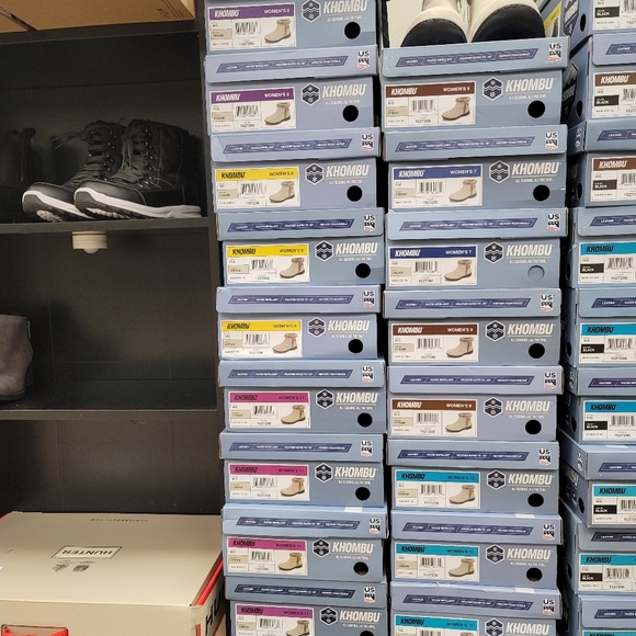 Khombu Women's Iris Cream Suede Leather All Weather Water Resistant Ankl… - Picture 4 of 9